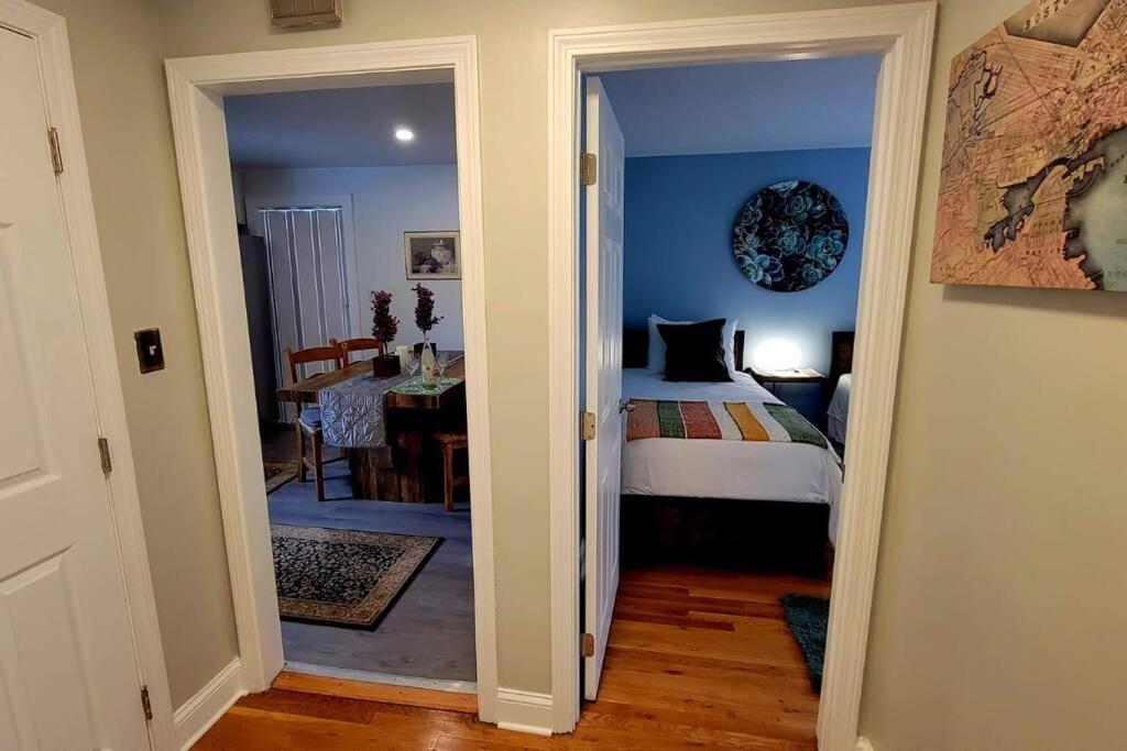 Unique & Peaceful Boston Home Exterior foto