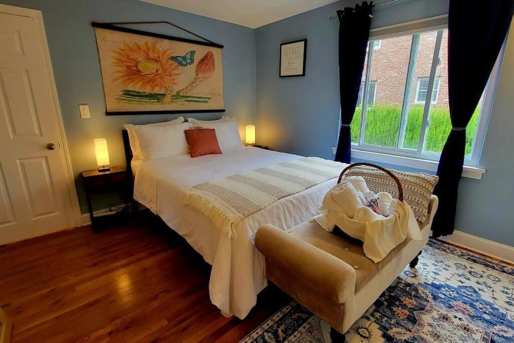 Unique & Peaceful Boston Home Exterior foto