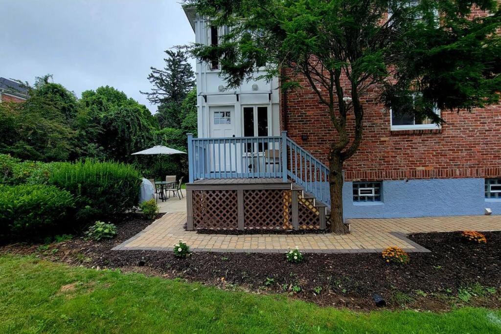 Unique & Peaceful Boston Home Exterior foto
